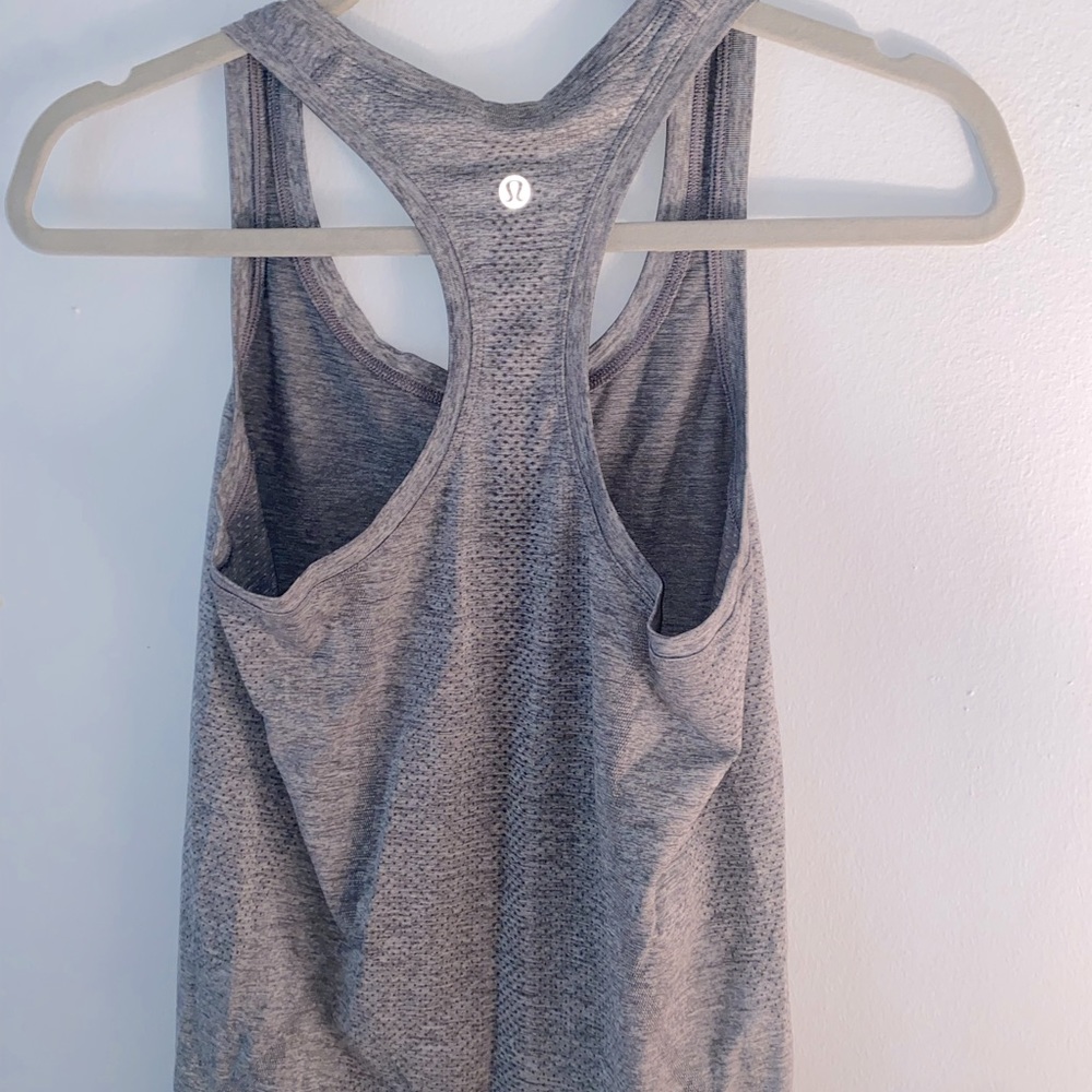 Heather grey Lululemon! Swiftly tech size 4.